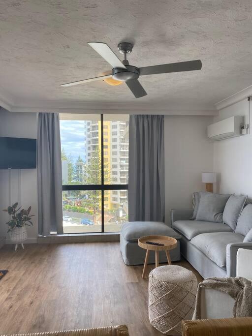 Fabulous Sea Views In The Heart Of Surfers Apartment Gold Coast Luaran gambar