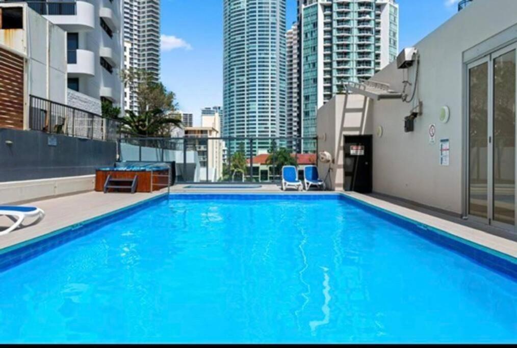 Fabulous Sea Views In The Heart Of Surfers Apartment Gold Coast Luaran gambar