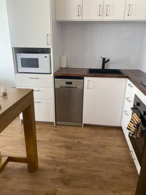 Fabulous Sea Views In The Heart Of Surfers Apartment Gold Coast Luaran gambar